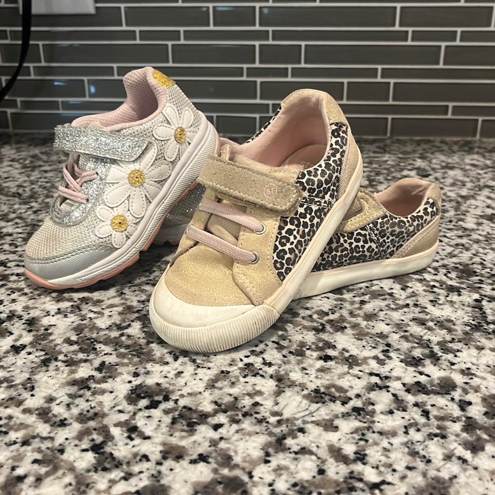 Lot of 2 Stride Rite Size 7T - Glitter Daisy and Shimmer Leopard Sneakers